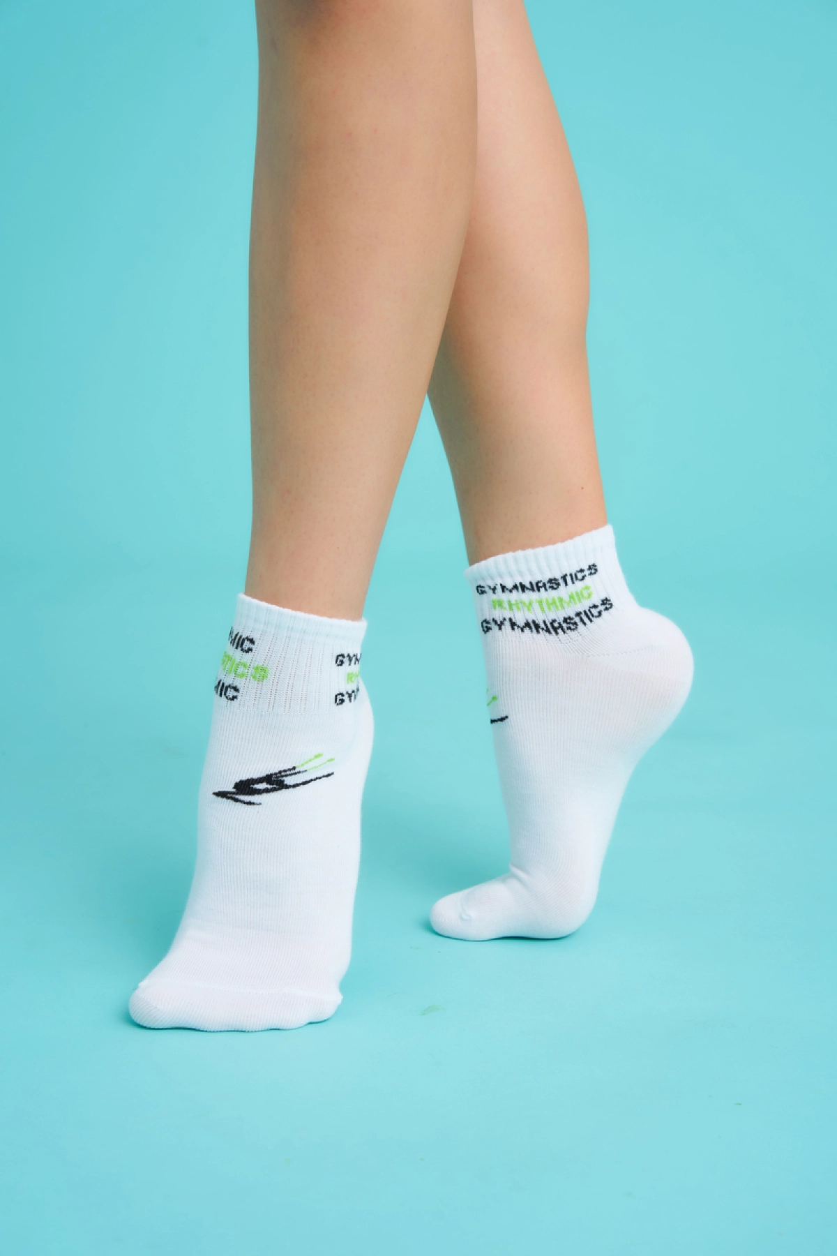 Шкарпетки вис. "Гімнастка, обруч електрик", Білий / Електрик Шкарпетки вис. "Гімнастка, обруч електрик", Білий / Електрик
