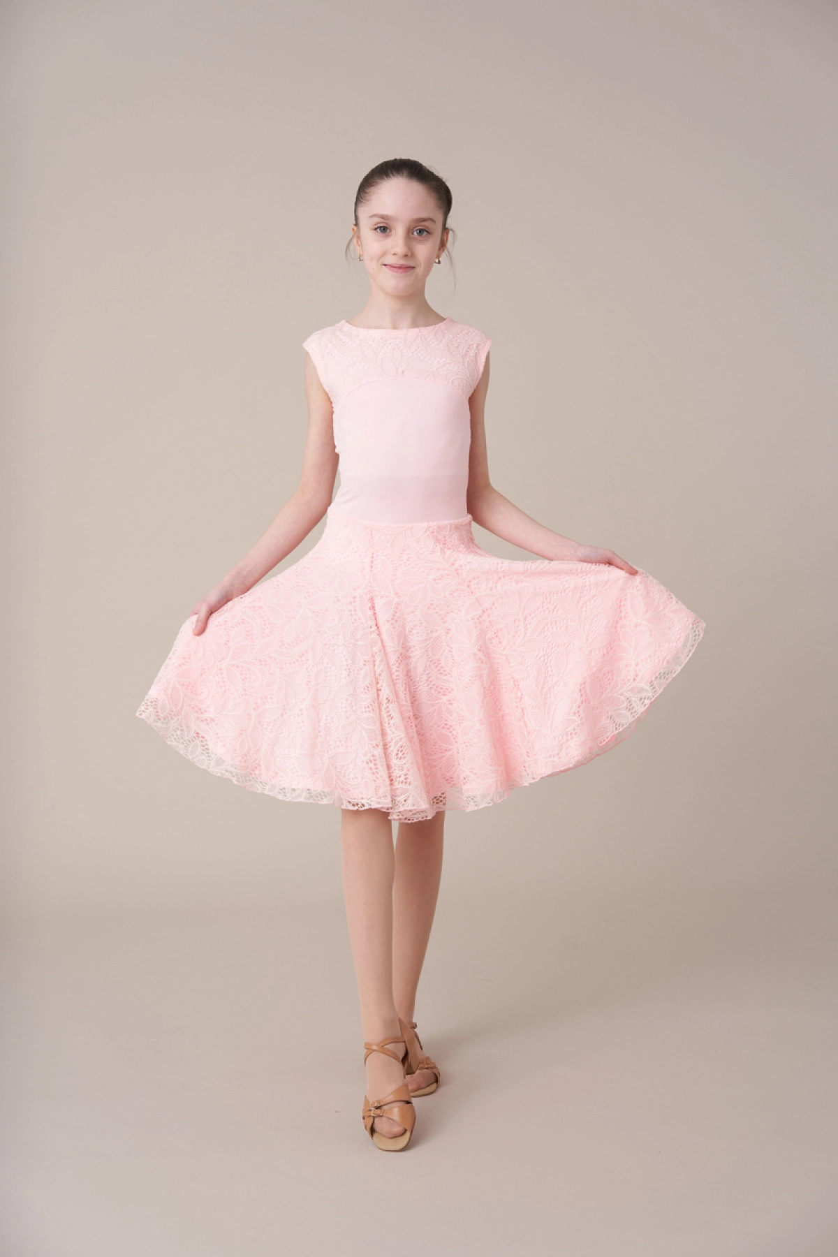 Бейсик б/р "Ассоль" (052), Красный, Бифлекс матовый+гипюр