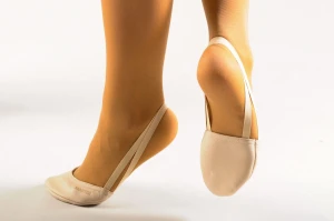 Напівчешки змагальні, Тілесний, Шкіра